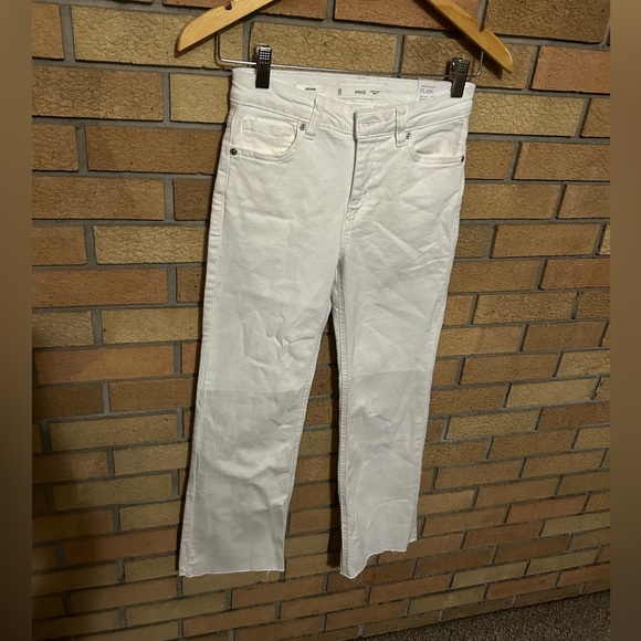 NWT MNG Mango Sienna Flare Cropped Jeans White Raw Hem Women’s Size 2 - Picture 3 of 8